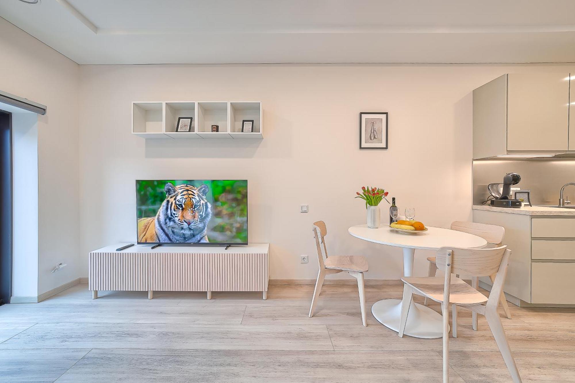 Business-class 2 X Free Parking X Self Check In 24x7 Vilnius